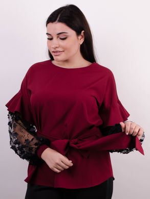 חולצת נשים עם קפלים בגדלי פלוס. Bordeaux.485138724 485138724 צילום