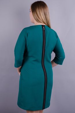 Un abito alla moda di taglie forti. Emerald.485130781 485130781 foto