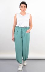 I pantaloni delle donne estive hanno più dimensioni. Mint.485141798 485141798 foto