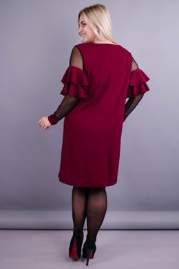 Un elegante abito da donna più taglia. Bordeaux.485131272 485131272 foto